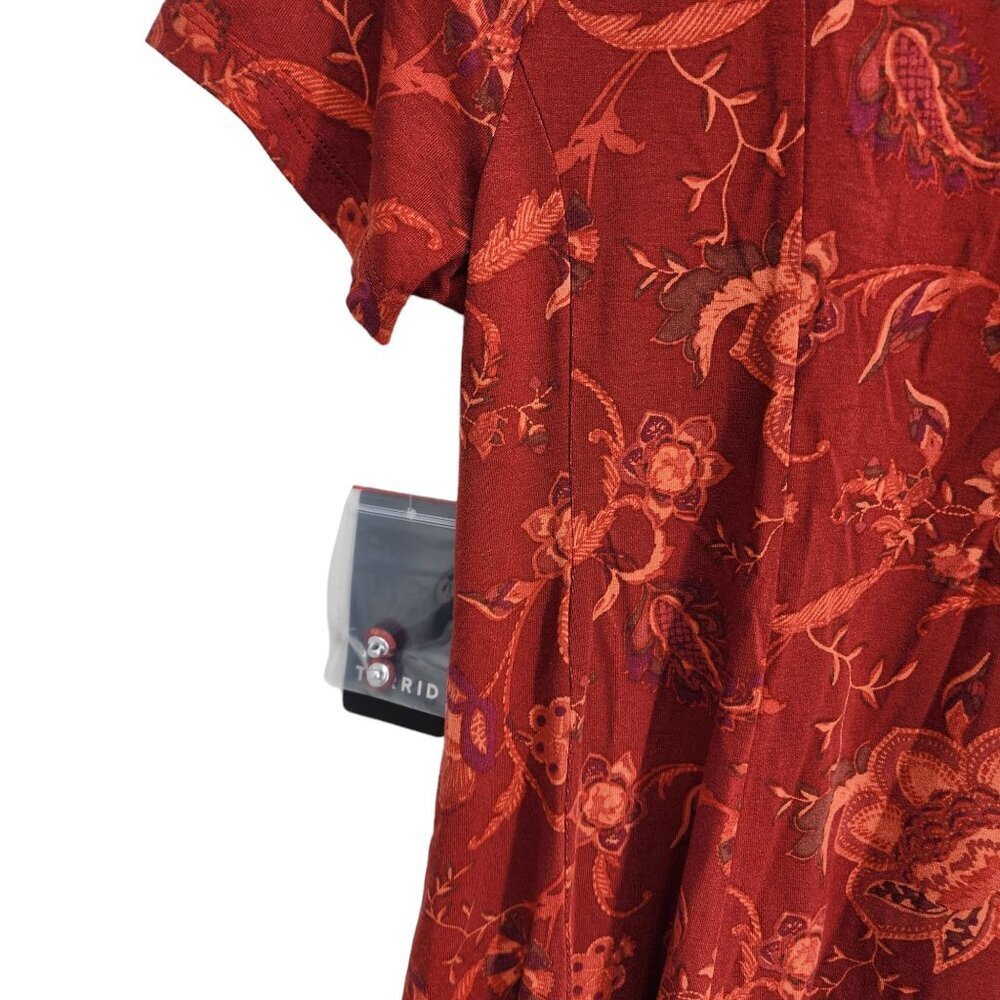 New Torrid Super Soft Button-Front Seamed Top Women's Size M/L Red Paisley NWT - Picture 10 of 11